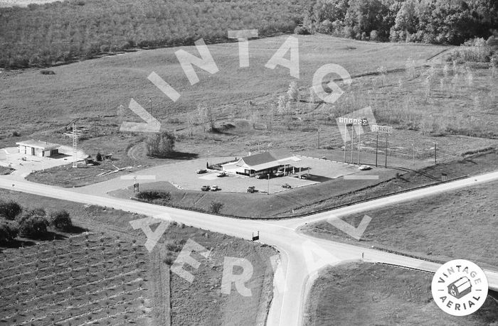 Stuckeys - Paw Paw - 61109 M-51 (newer photo)